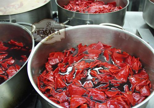 Pimientos del Piquillo confitado – Paprika in Rotwein und Rohrzucker eingekocht 